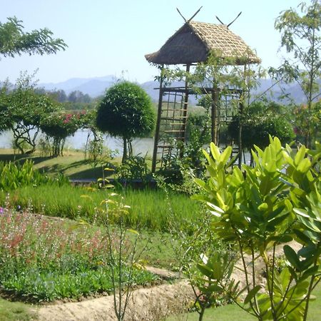 Maekok River Village Resort Mae Ai Bagian luar foto