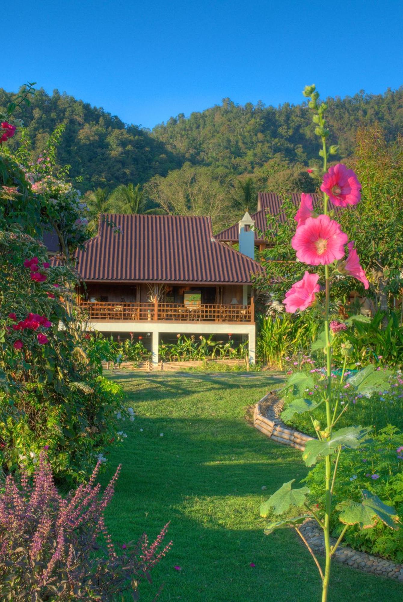 Maekok River Village Resort Mae Ai Bagian luar foto