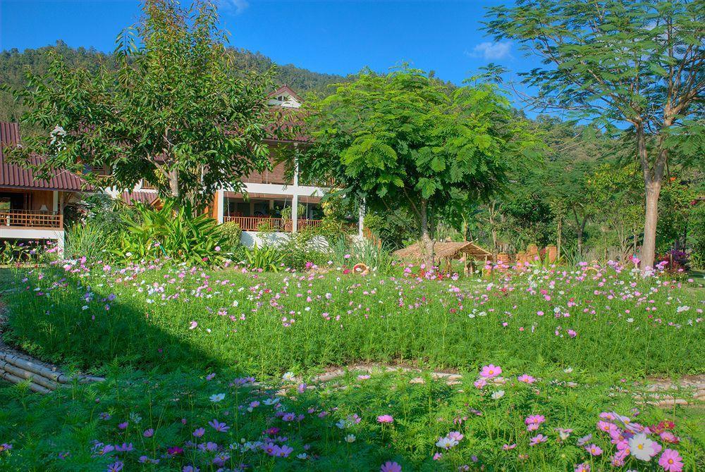 Maekok River Village Resort Mae Ai Bagian luar foto