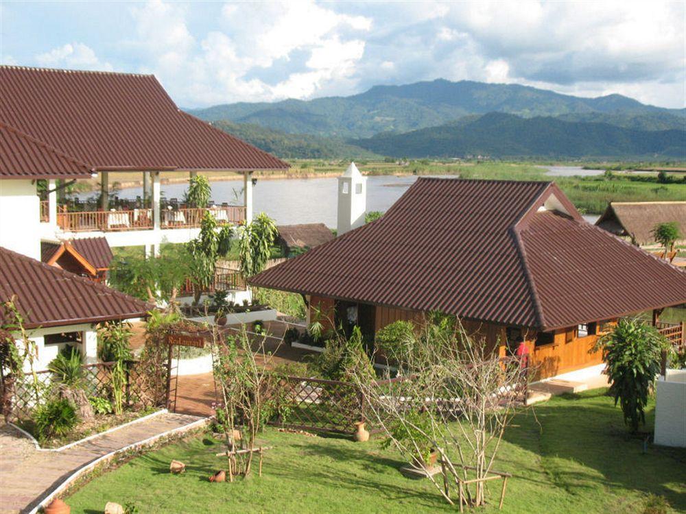 Maekok River Village Resort Mae Ai Bagian luar foto