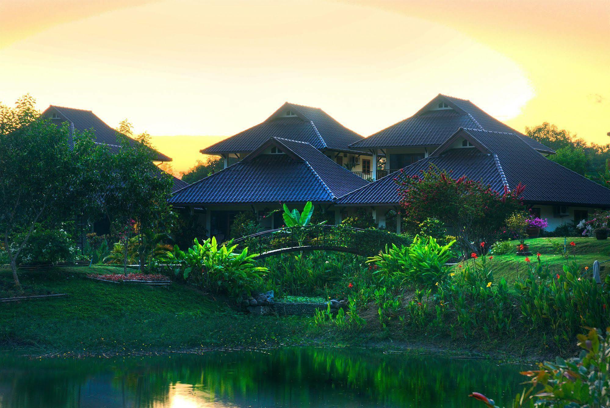 Maekok River Village Resort Mae Ai Bagian luar foto