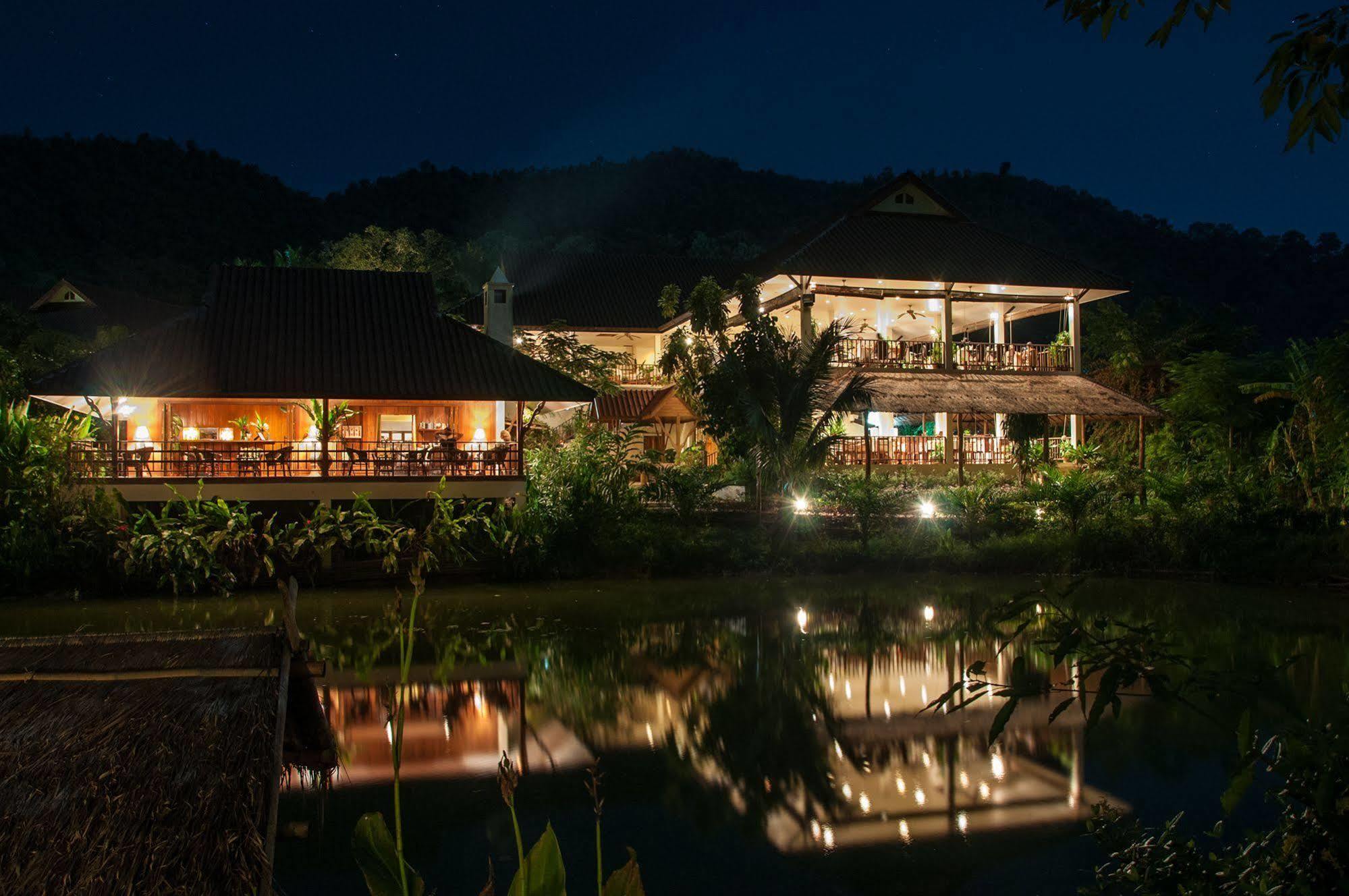 Maekok River Village Resort Mae Ai Bagian luar foto