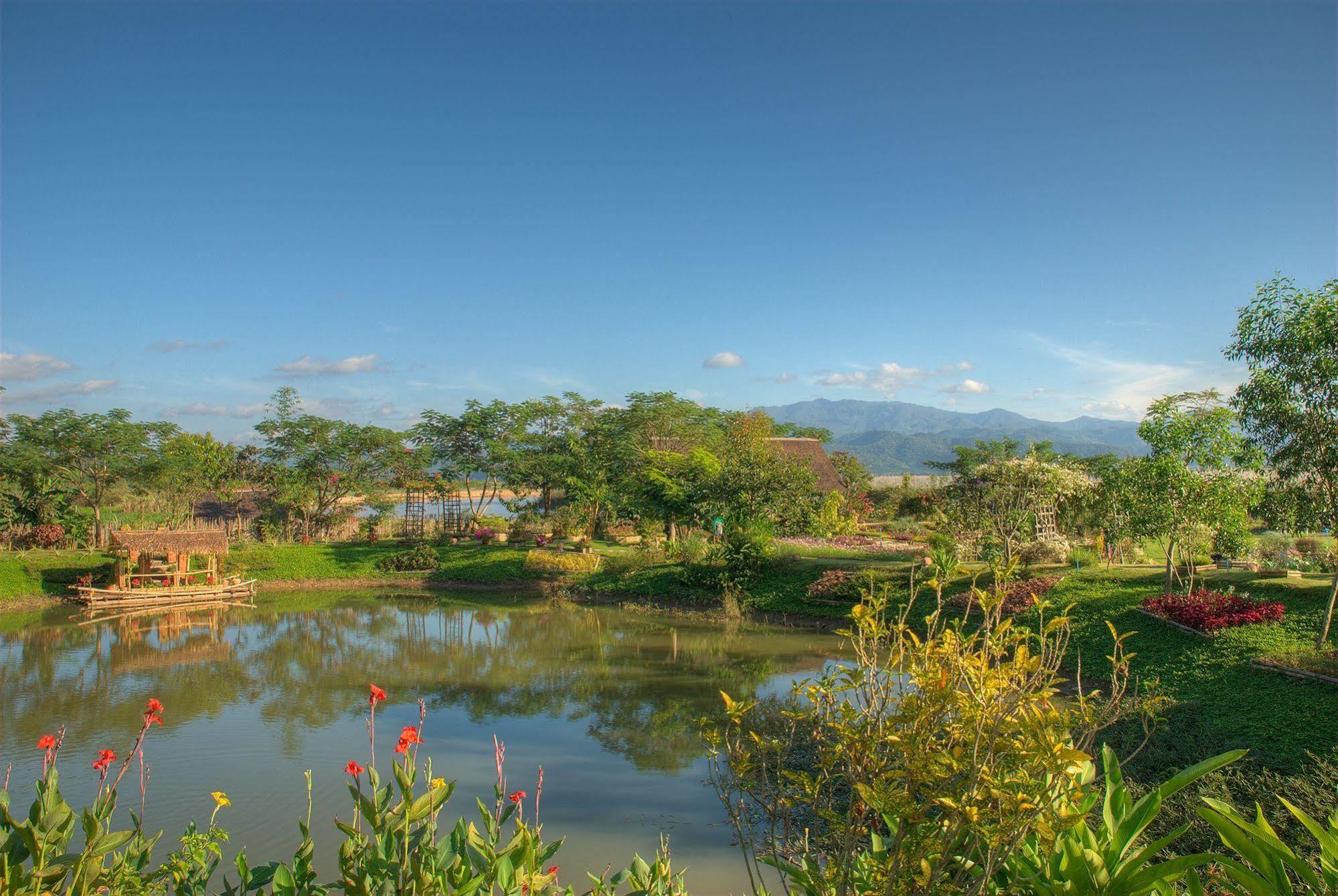 Maekok River Village Resort Mae Ai Bagian luar foto